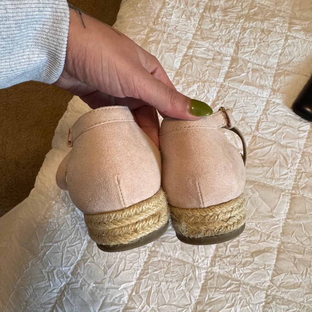 GUESS Women's Blush Espadrille Flats with Chain Detail - Picture 2 of 6